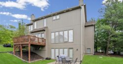 8011 Parkview Drive, Parkville, MO 64152