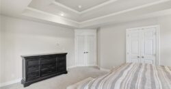 8011 Parkview Drive, Parkville, MO 64152