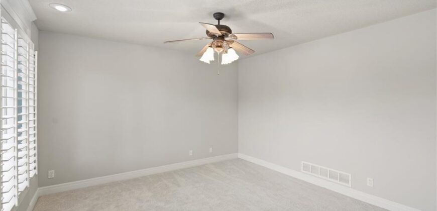 8011 Parkview Drive, Parkville, MO 64152