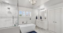8011 Parkview Drive, Parkville, MO 64152