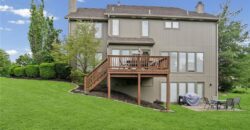 8011 Parkview Drive, Parkville, MO 64152