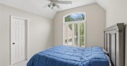8011 Parkview Drive, Parkville, MO 64152