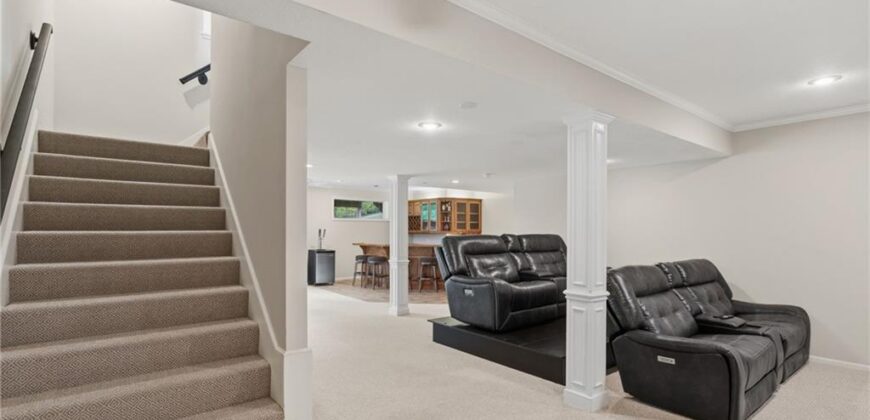 8011 Parkview Drive, Parkville, MO 64152