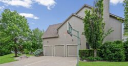 8011 Parkview Drive, Parkville, MO 64152