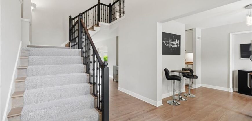 8011 Parkview Drive, Parkville, MO 64152