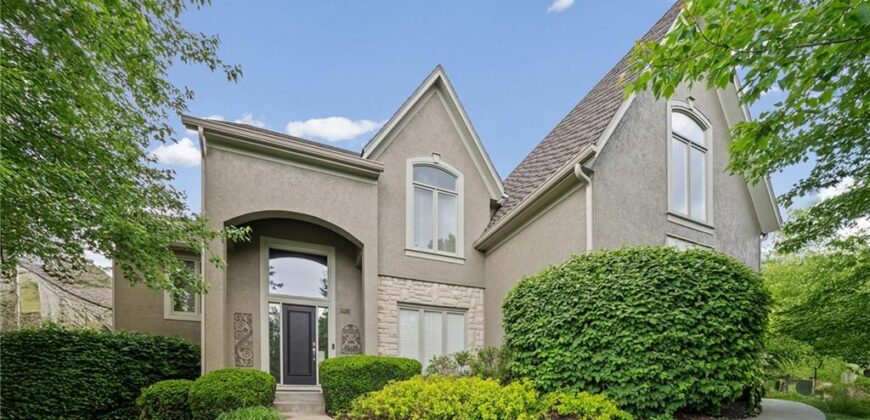 8011 Parkview Drive, Parkville, MO 64152