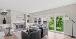8011 Parkview Drive, Parkville, MO 64152