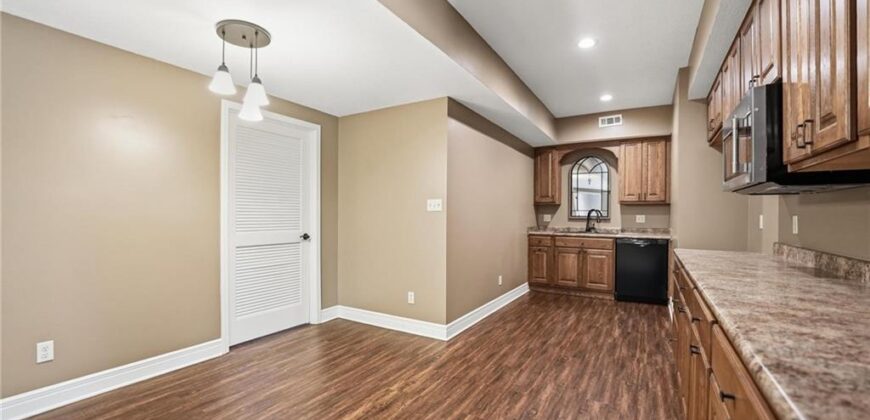 7807 NW Dalton Court, Kansas City, MO 64151