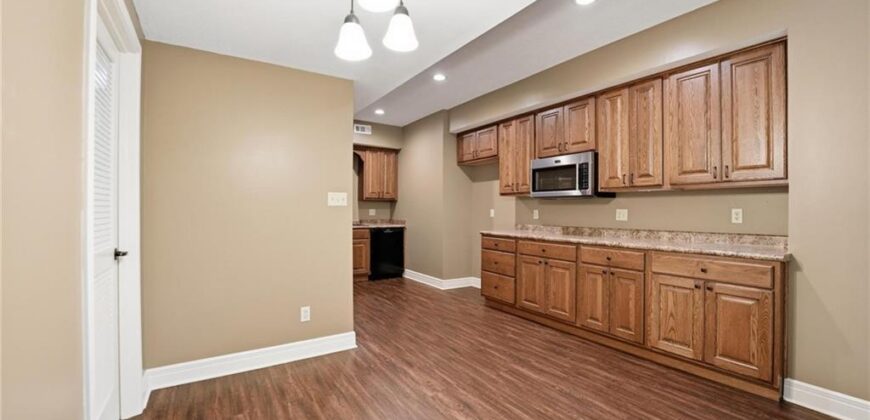 7807 NW Dalton Court, Kansas City, MO 64151