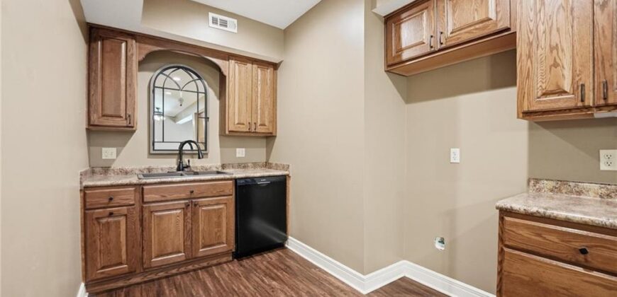 7807 NW Dalton Court, Kansas City, MO 64151