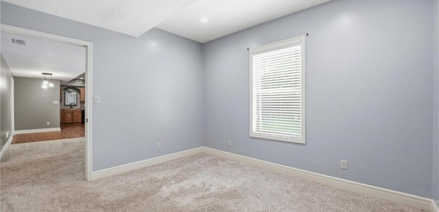 7807 NW Dalton Court, Kansas City, MO 64151