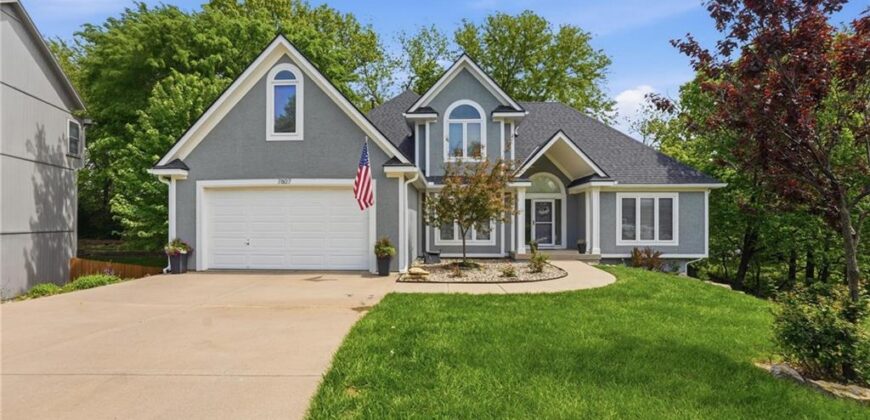 7807 NW Dalton Court, Kansas City, MO 64151