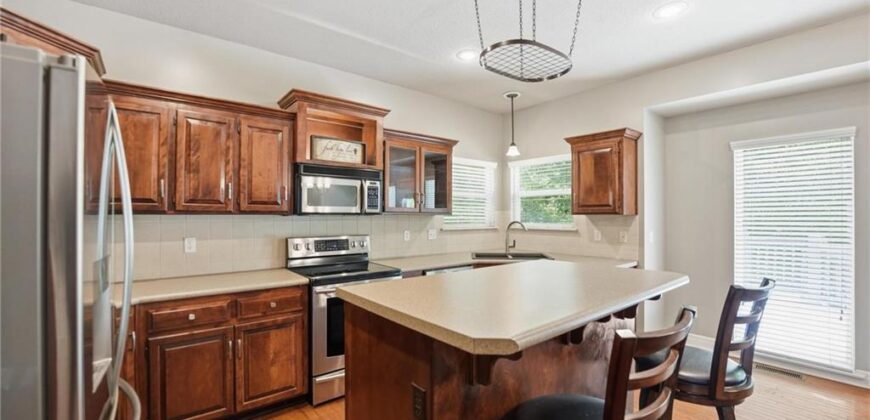 7807 NW Dalton Court, Kansas City, MO 64151