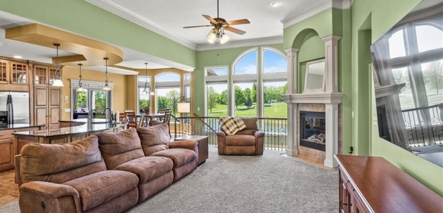 8070 Green Glades Court, Parkville, MO 64152
