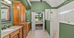 8070 Green Glades Court, Parkville, MO 64152