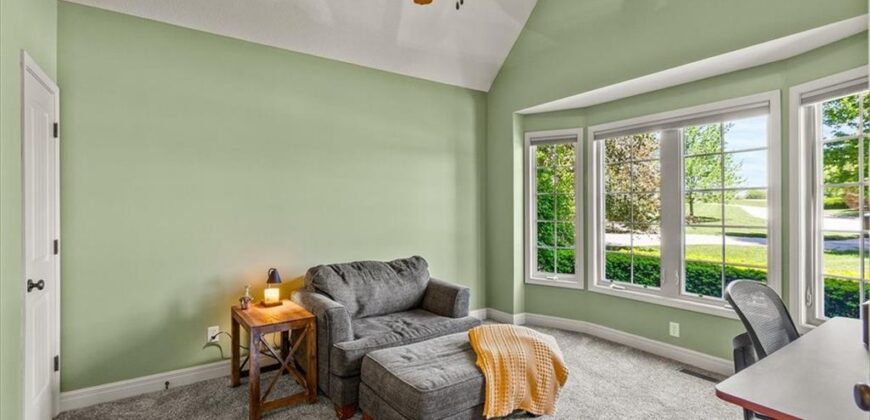 8070 Green Glades Court, Parkville, MO 64152