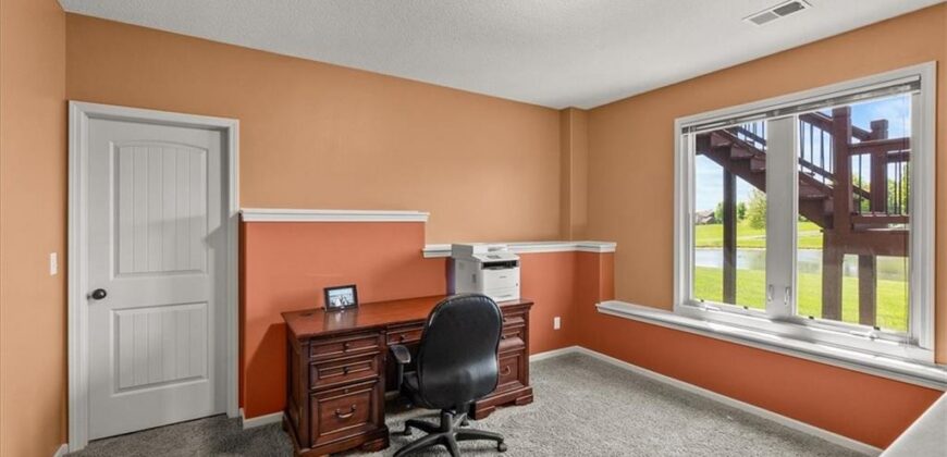 8070 Green Glades Court, Parkville, MO 64152