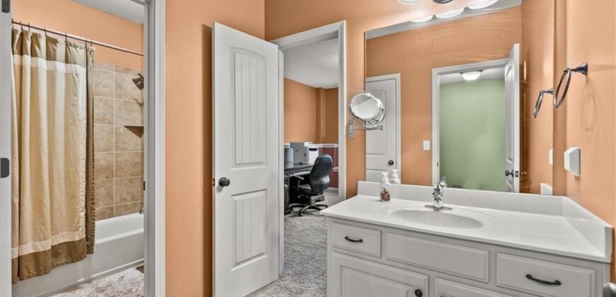 8070 Green Glades Court, Parkville, MO 64152