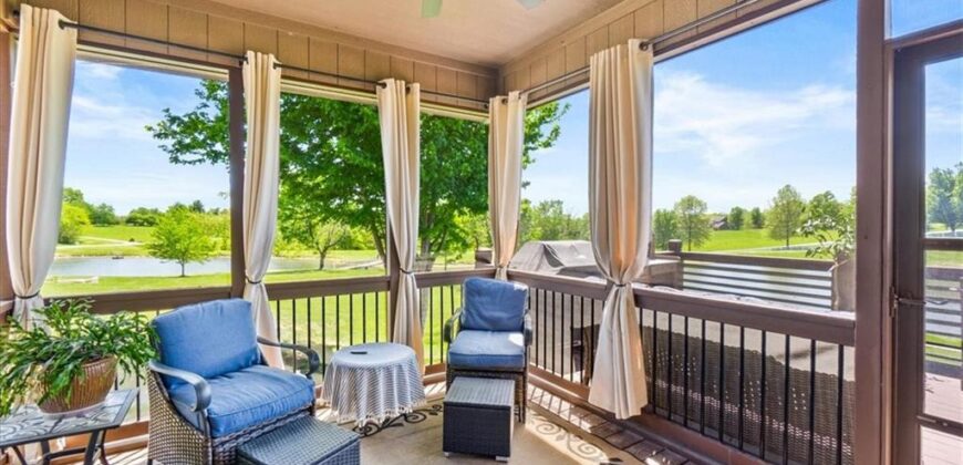8070 Green Glades Court, Parkville, MO 64152