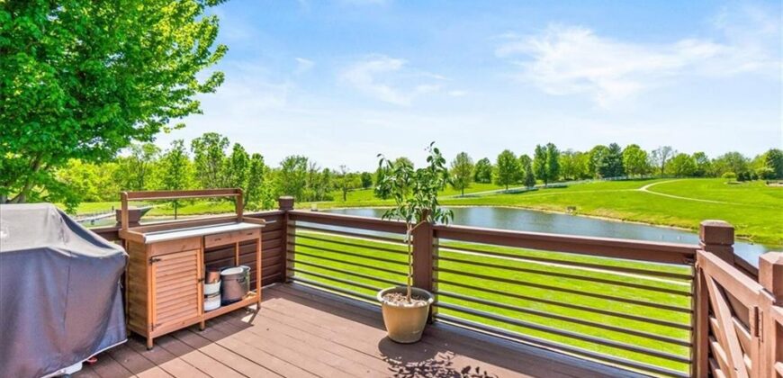 8070 Green Glades Court, Parkville, MO 64152