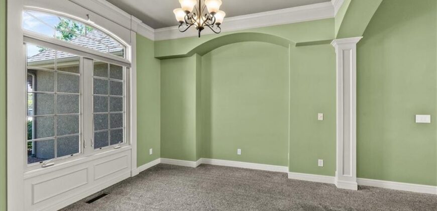8070 Green Glades Court, Parkville, MO 64152