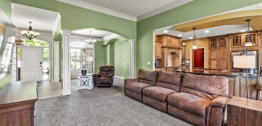 8070 Green Glades Court, Parkville, MO 64152