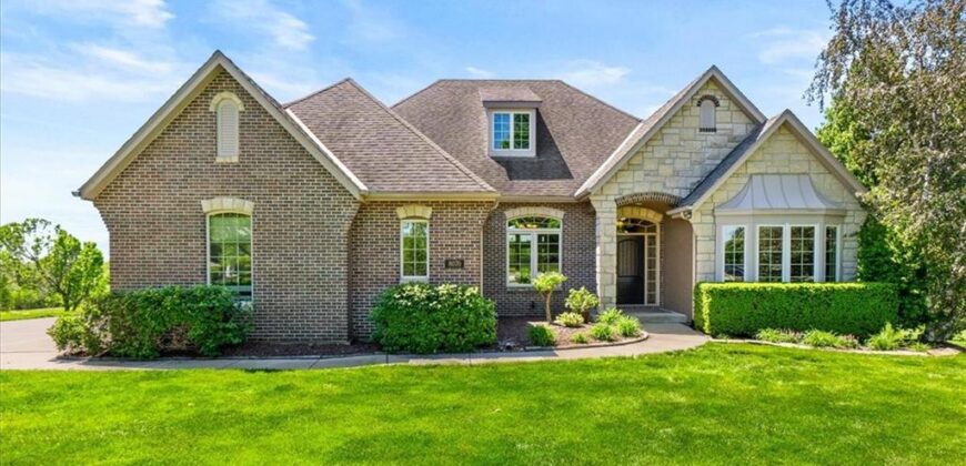 8070 Green Glades Court, Parkville, MO 64152
