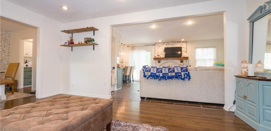 6807 NW Birch Lane, Kansas City, MO 64151