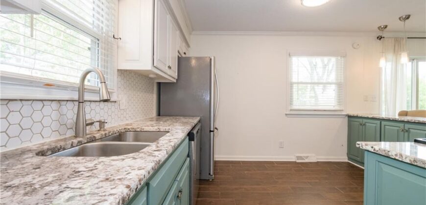 6807 NW Birch Lane, Kansas City, MO 64151