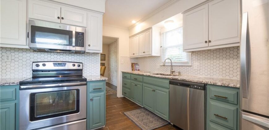 6807 NW Birch Lane, Kansas City, MO 64151