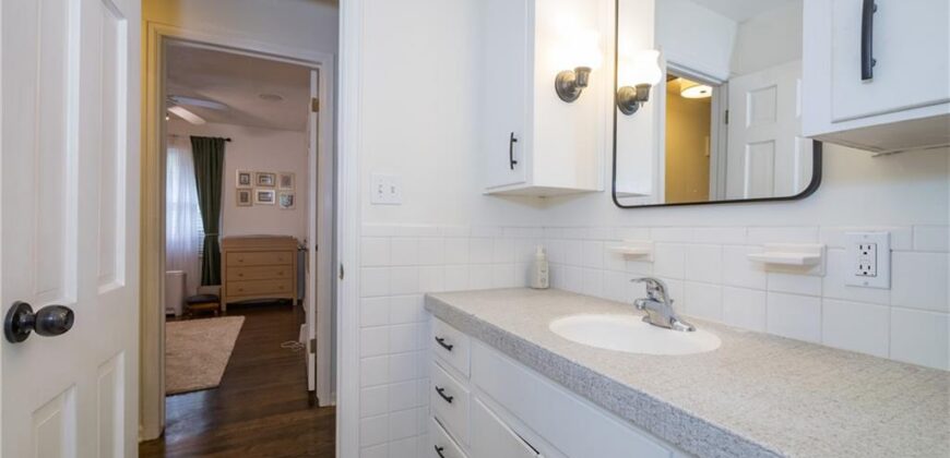 6807 NW Birch Lane, Kansas City, MO 64151