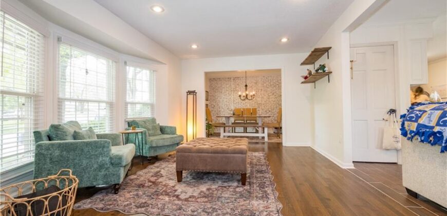 6807 NW Birch Lane, Kansas City, MO 64151
