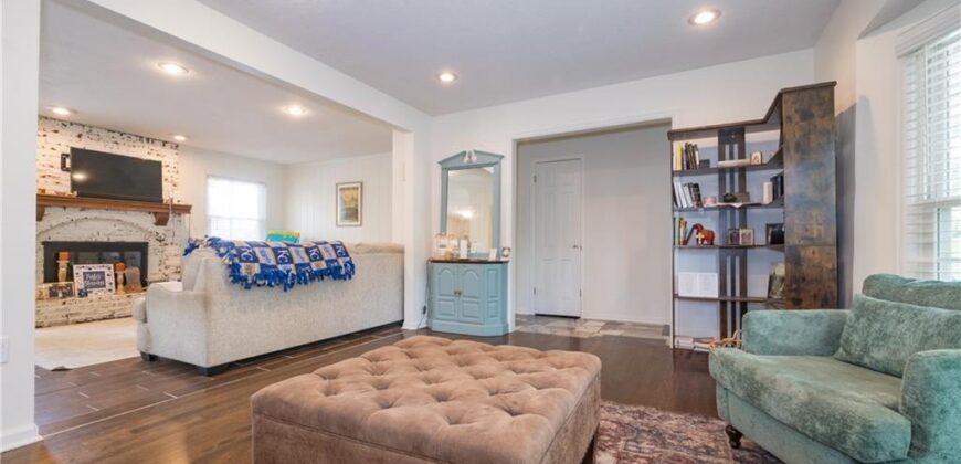 6807 NW Birch Lane, Kansas City, MO 64151