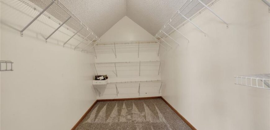 7417 N PARK Avenue, Gladstone, MO 64118