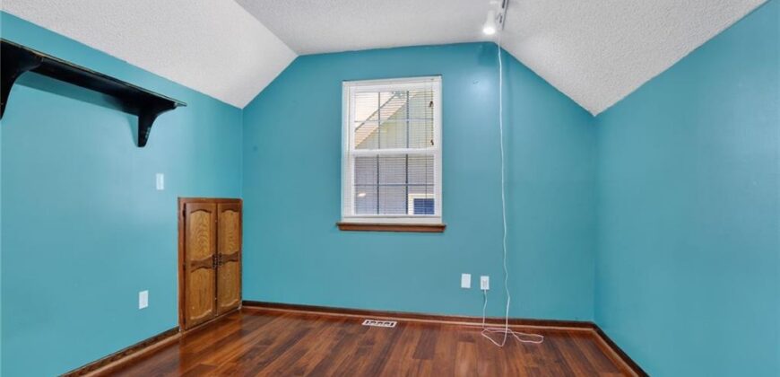 7417 N PARK Avenue, Gladstone, MO 64118