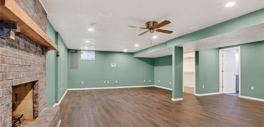7417 N PARK Avenue, Gladstone, MO 64118