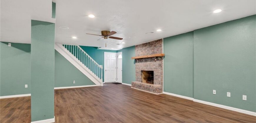 7417 N PARK Avenue, Gladstone, MO 64118