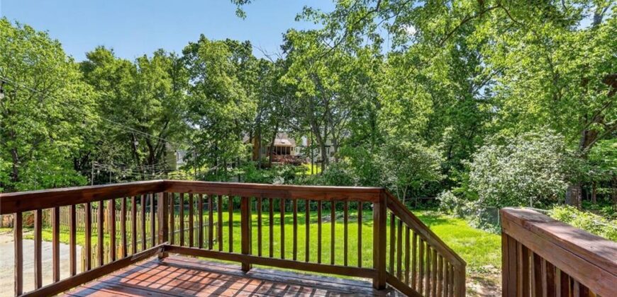 7417 N PARK Avenue, Gladstone, MO 64118