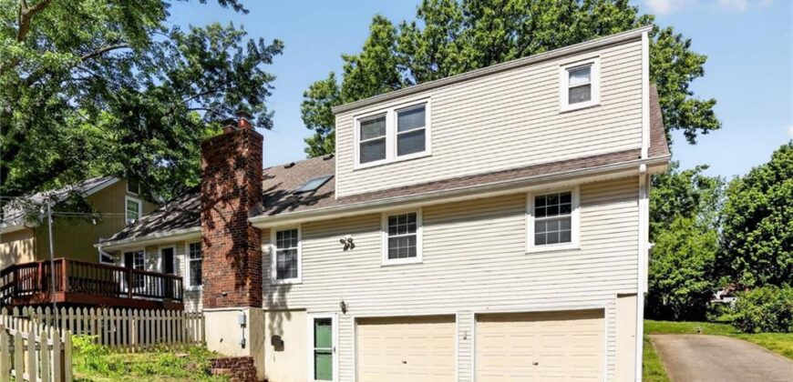 7417 N PARK Avenue, Gladstone, MO 64118