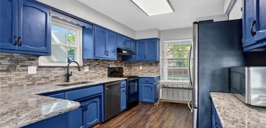 7417 N PARK Avenue, Gladstone, MO 64118
