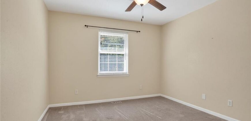 7417 N PARK Avenue, Gladstone, MO 64118
