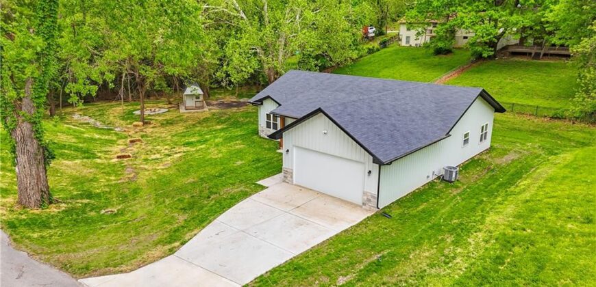 2944 N Highland Street, Avondale, MO 64117