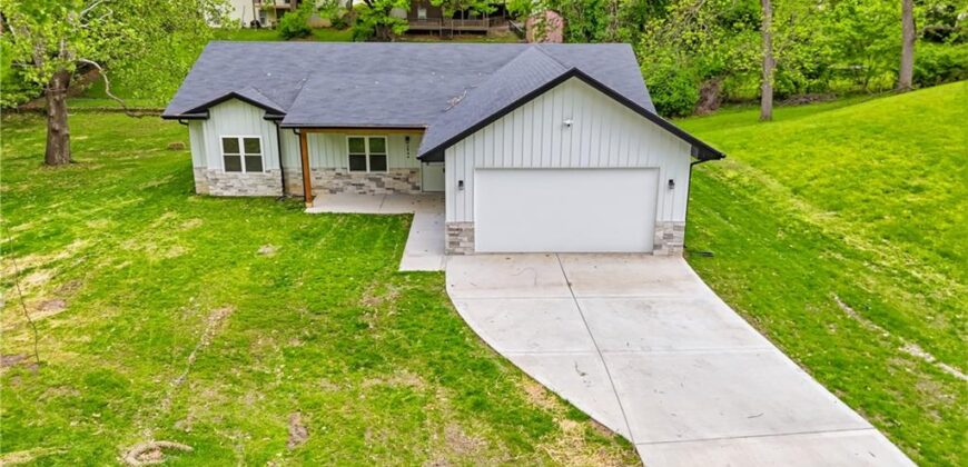 2944 N Highland Street, Avondale, MO 64117