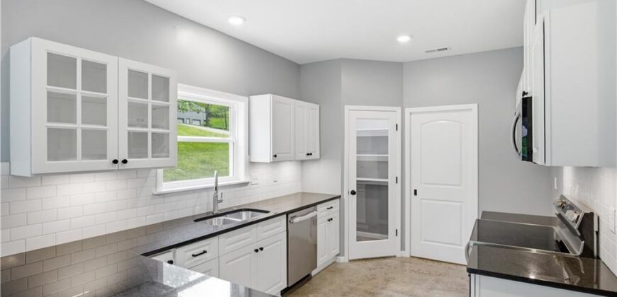 2944 N Highland Street, Avondale, MO 64117
