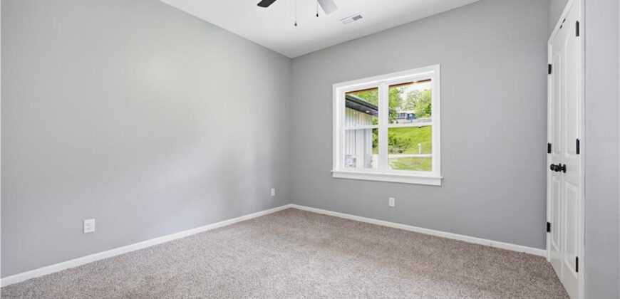 2944 N Highland Street, Avondale, MO 64117