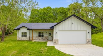 2944 N Highland Street, Avondale, MO 64117