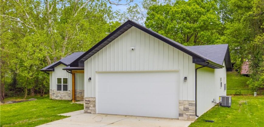 2944 N Highland Street, Avondale, MO 64117