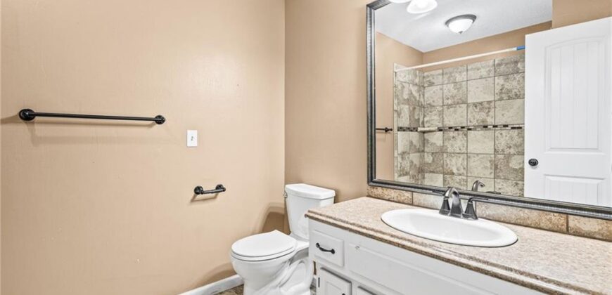 920 NE 108th Street, Kansas City, MO 64155