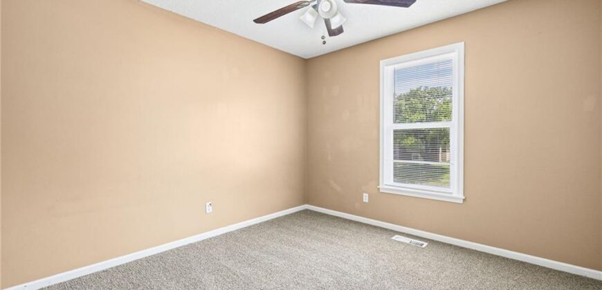 920 NE 108th Street, Kansas City, MO 64155