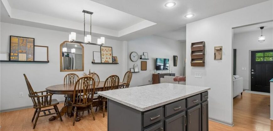 8126 NW 77th Court, Kansas City, MO 64152